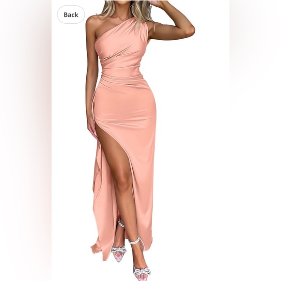 Dresses & Skirts - Elegant Peach Evening Gown